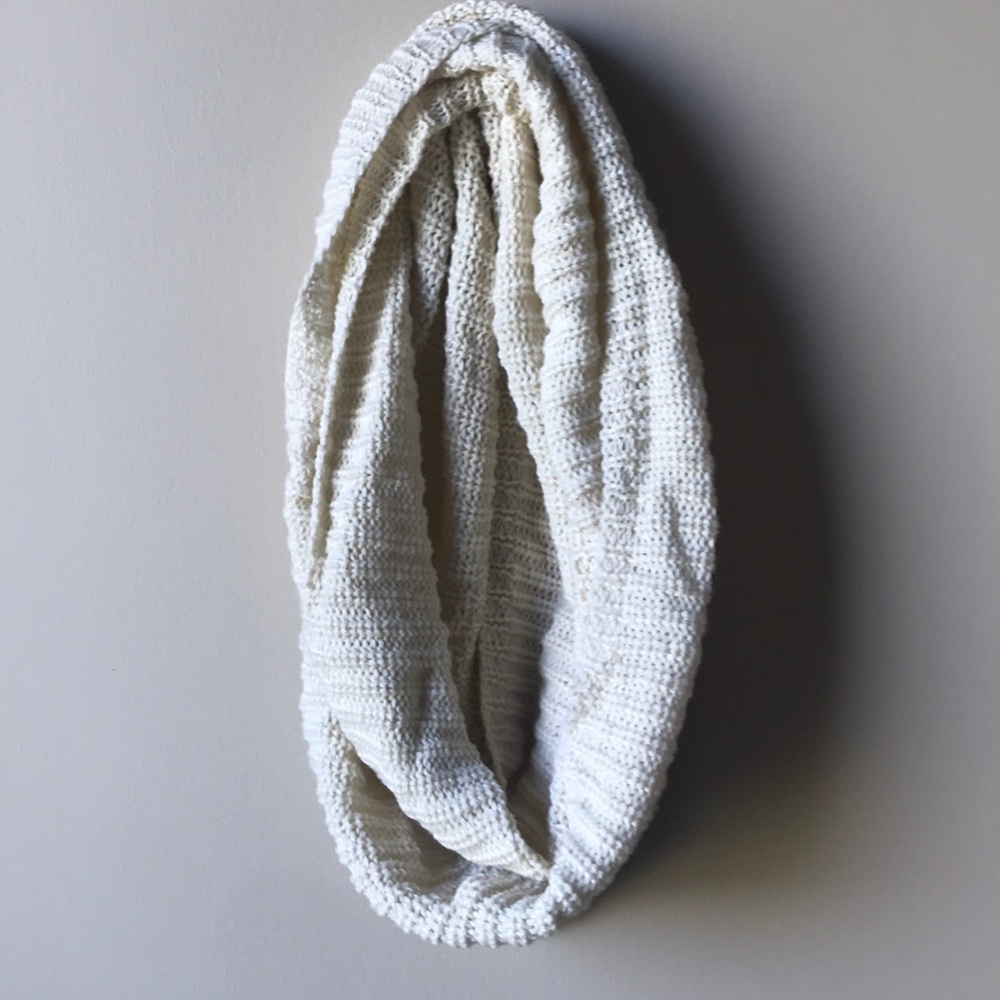 Infinity scarf